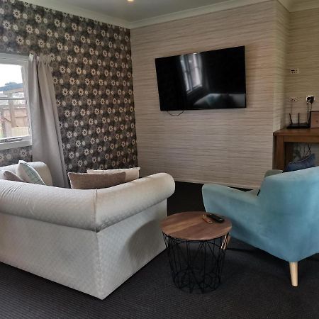 Lavalla Estate Guest House Tuakau Bagian luar foto