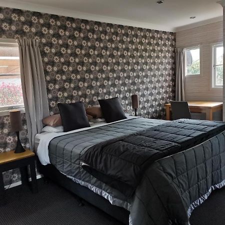 Lavalla Estate Guest House Tuakau Bagian luar foto