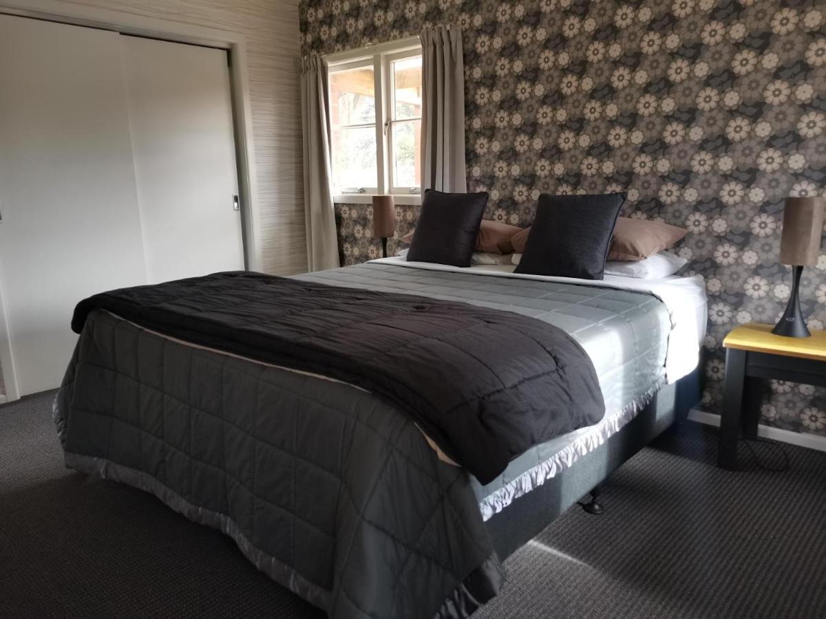 Lavalla Estate Guest House Tuakau Bagian luar foto