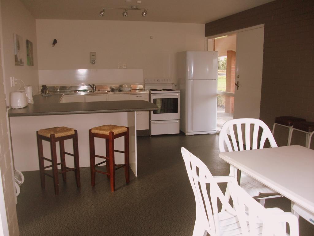 Lavalla Estate Guest House Tuakau Ruang foto