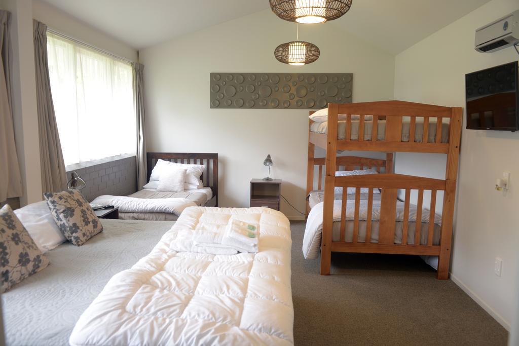 Lavalla Estate Guest House Tuakau Bagian luar foto