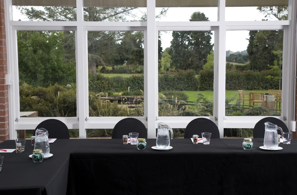 Lavalla Estate Guest House Tuakau Bagian luar foto